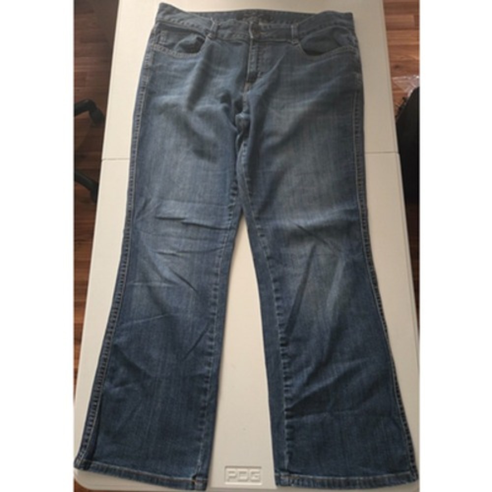 Calvin Klein Jeans Women's Size 12 Bootcut Denim Blue Jeans Pants Flare